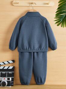 SHEIN Conjunto de chaqueta unisex para bebé con patrón de alce de dibujos animados, cuello alto y mangas raglán y pantalones ligeros con puños - Azul - Ver 2