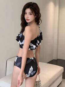 DAZY Conjunto de bikini de una sola hombro floral negro y blanco para verano y vacaciones en la playa, con volantes, traje de baño tipo tankini