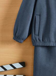 SHEIN Conjunto de chaqueta unisex para bebé con patrón de alce de dibujos animados, cuello alto y mangas raglán y pantalones ligeros con puños - Azul - Ver 4