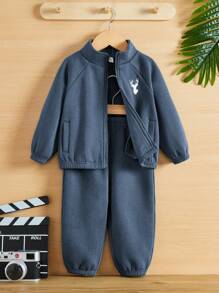 SHEIN Conjunto de chaqueta unisex para bebé con patrón de alce de dibujos animados, cuello alto y mangas raglán y pantalones ligeros con puños - Azul - Ver 6