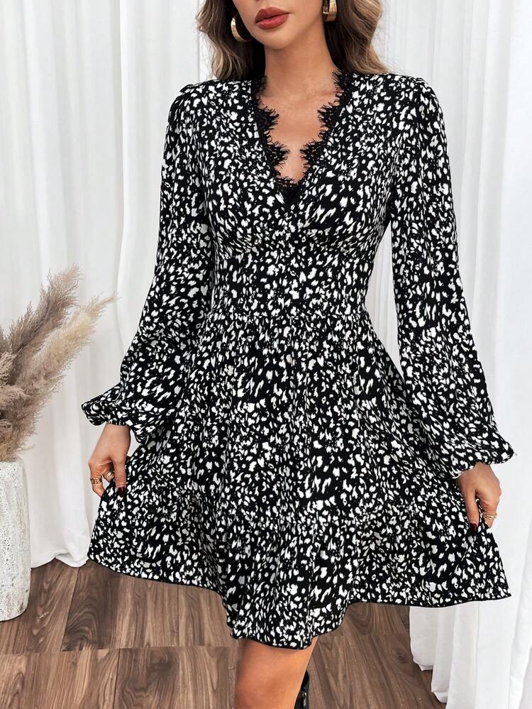 Women's V-Neck Lantern Sleeve Black-White Printed Lace Splice Fashion Dress Winter Casual
