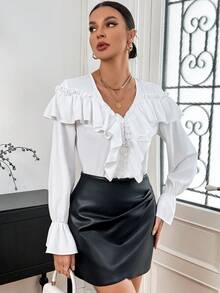 SHEIN Privé 純色荷葉邊裝飾的v領襯衫 - 白色 - 查看 5