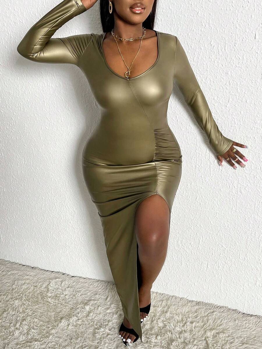 Slaydiva فستان ضيق تجاعيد فتحة للفخذ جلد صناعي - أخضر عسكري - مشاهدة 1