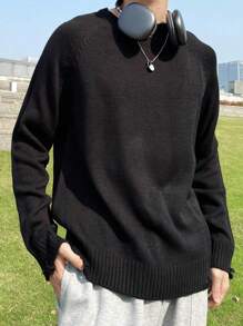Manfinity Hypemode Men's Raglan Sleeve Sweater - Black - View 3
