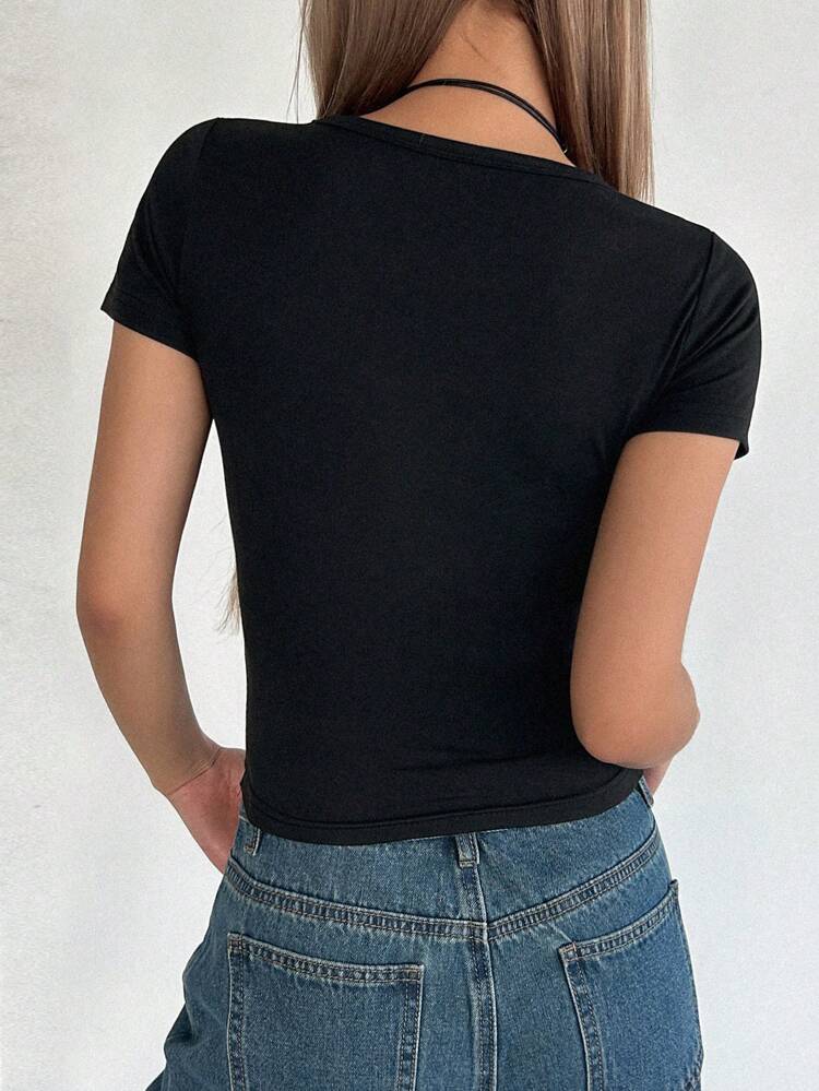 Women Retro Half-Placket Cropped Short Sleeve T-Shirt With Slim Fit Cut And Round Neck