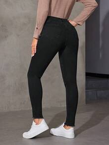 女士緊身細身牛仔褲,鈕扣式閉合設計 - 黑色 - 查看 2