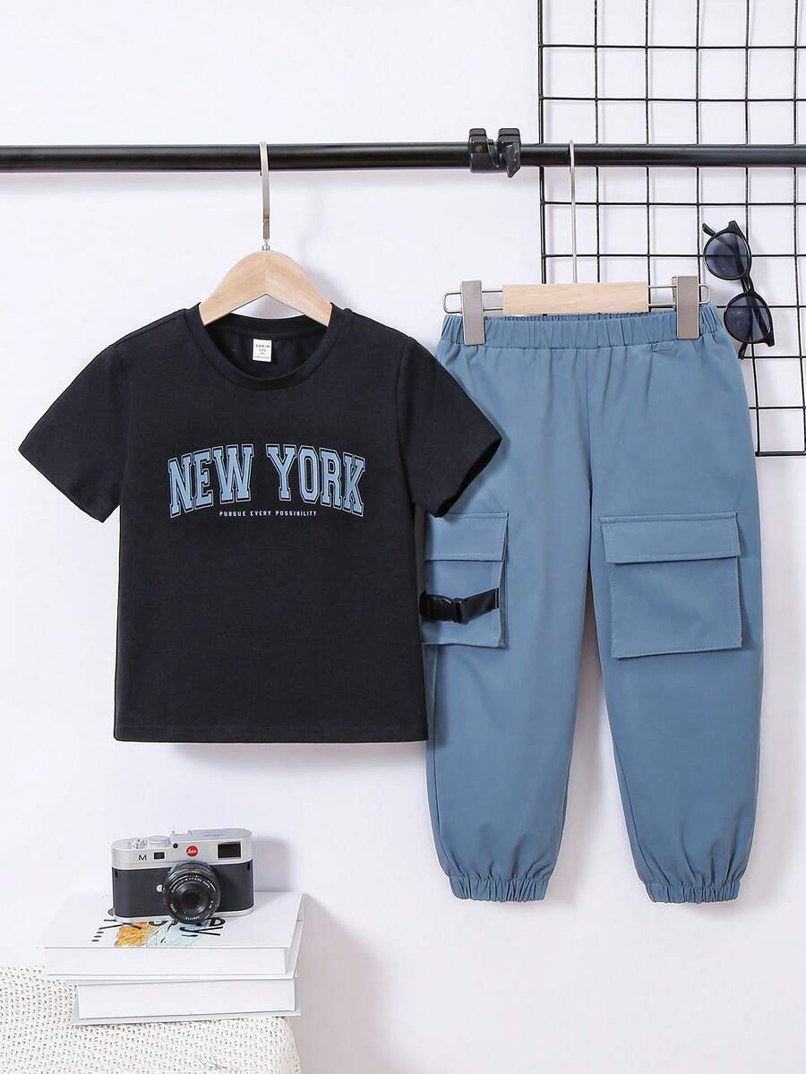 SHEIN 男孩休閒圓領t恤與貨櫃褲套裝 - 彩色 - 查看 1