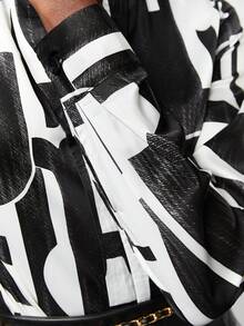 Maija 女士全印花短袖襯衫,v領口設計 - 彩色 - 查看 7