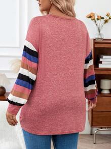Calvaya T-shirt De Mode Pour Femmes De Grande Taille Avec Épaule Basse, Torsion Avant, Conception En Creux Et Blocs De Couleurs - Multicolore - Voir 2