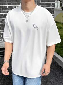 Manfinity EMRG 男士骷髅手与蝴蝶印花休闲短袖 T 恤 - 白色 - 查看 4