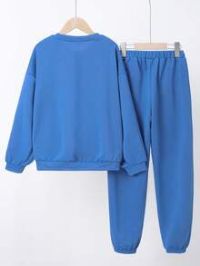 SHEIN 中大童男孩休閒夜光字母印花款圓領套頭衫搭配褲子針織二件套裝 - 霧霾藍 - 查看 2