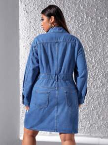 SHEIN ICON 大尺碼女性牛仔襯衫領連身裙,帶流蘇裝飾 - 中等水洗藍 - 查看 2