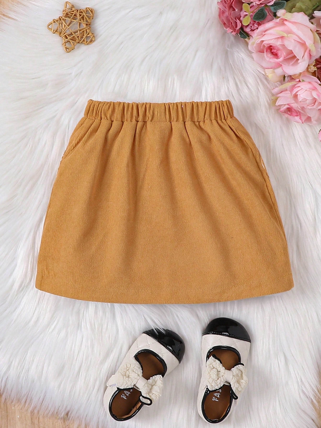 SHEIN Little Girls' Solid Color Heart Embroidery Button Detail Skirt