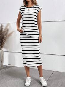 EMERY ROSE Women 2-Piece Casual Striped T-Shirt And Striped Skirt Set - Black and White - View 6
