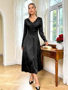 SHEIN Privé 百褶v領a字裙 - 黑色 - 查看 3