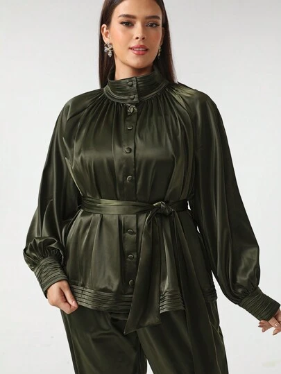 Sylvia Mollie Blusa de satén con cuello de chimenea y cinturón, de estilo casual y de negocios para mujer, para vacaciones, primavera, festivales y oficina