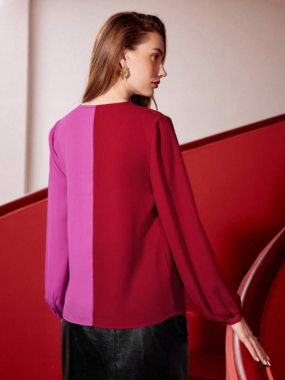 WOMEN'S TWO-TONE FOLDED PLEATED BLOUSE