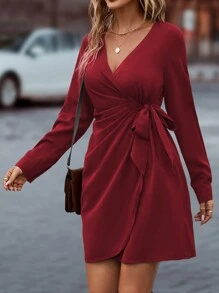 SHEIN LUNE 純色v領圍裹式束帶連身裙 - 酒紅色 - 查看 4