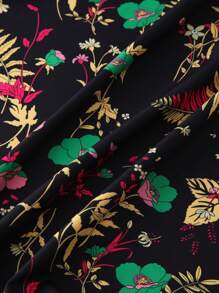 SHEIN LUNE Kích thước lớn Áo Với Đường viền cổ có rãnh , In hoa Và Chi tiết Ruffle - màu đen - Xem 6