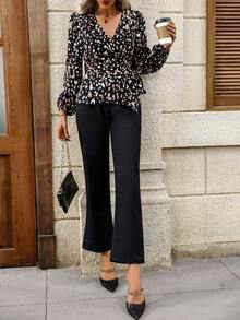 SHEIN Frenchy Của phụ nữ In hoa Cổ chữ V Áo & Đen Quần Hai chiếc Bộ - Nhiều màu - Xem 3