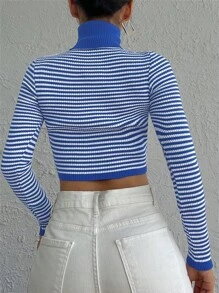 EURMUSE 條紋圖案高領短款毛衣 - 藍白色 - 查看 2