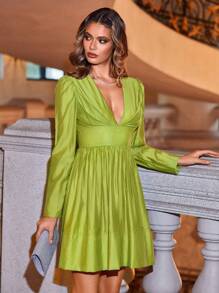 Chiquease 女款純色深v領長袖連身裙 - 軍綠色 - 查看 4