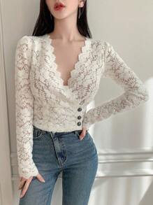 DAZY 蕾丝边扇贝下摆长袖衬衫外出上衣透明 - 米色 - 查看 3