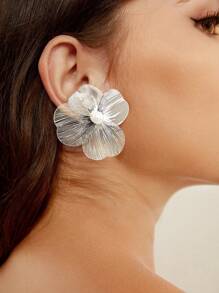 SHEIN Belle 1pair Metallic Flower Shaped Earrings - Silver - View 4