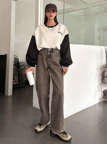 DAZY Khối màu In thư Thả vai Áo nỉ - Đen và trắng - Xem 5