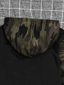 SHEIN 男童可愛舒適英式印花拼色迷彩連帽衫與運動褲套裝 - 黑色 - 查看 6