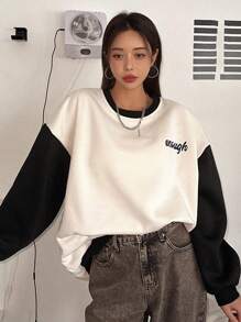 DAZY Khối màu In thư Thả vai Áo nỉ - Đen và trắng - Xem 2