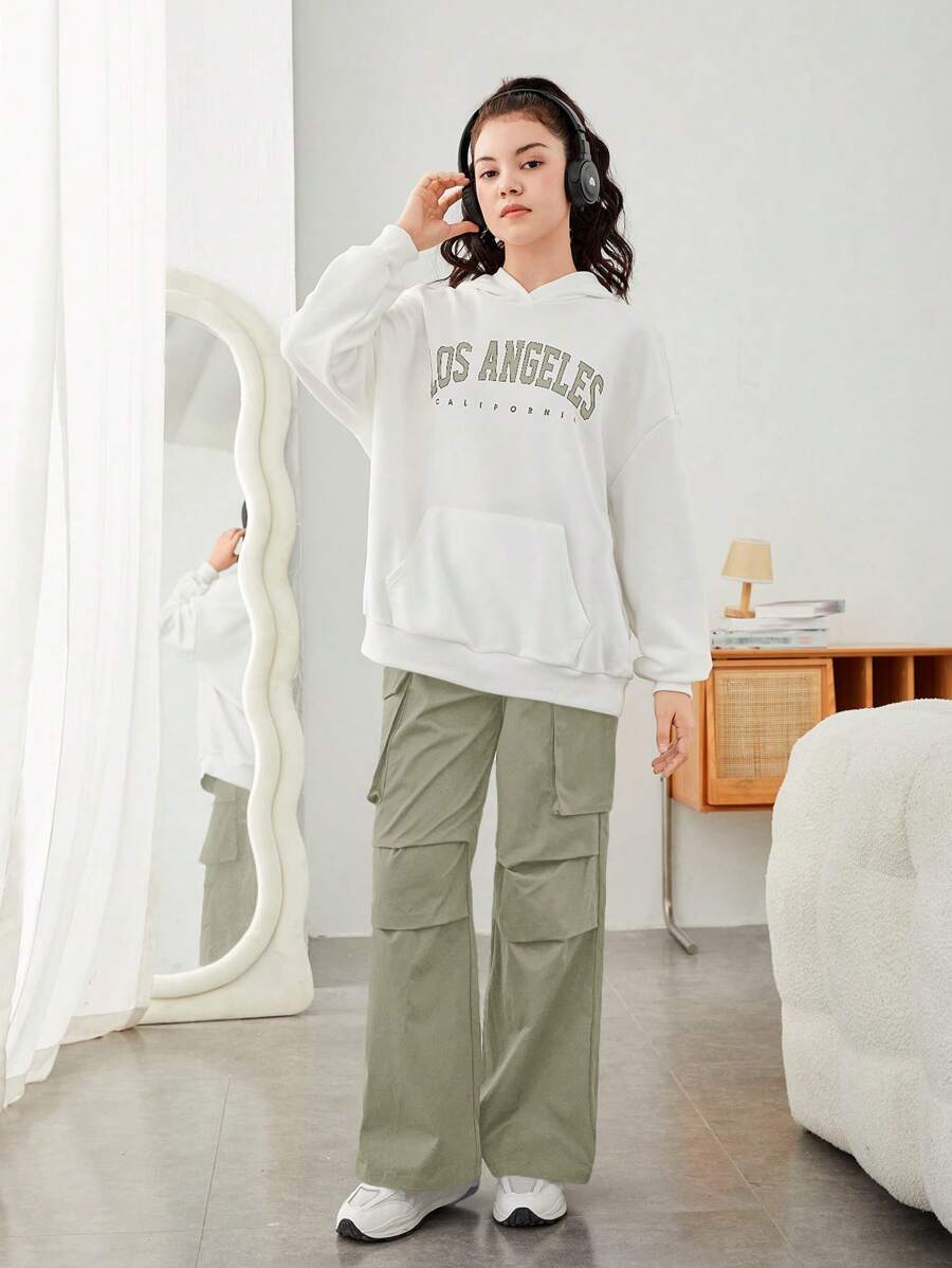 SHEIN Leap Crew Thiếu niên Cô gái In thư Hoodie Với Túi Và Quần Chạy bộ Giải trí Hai chiếc Bộ - xanh quân đội - Xem 1