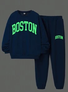 SHEIN 中大童男孩休閒夜光字母印花款圓領套頭衫搭配褲子針織二件套裝 - 霧霾藍 - 查看 1