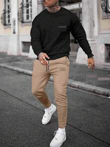 Manfinity Nam Áo nỉ Với In thư Và Mặt trước Túi - màu đen - Xem 4