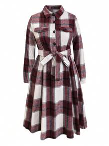 SHEIN Clasi Kích thước lớn Kẻ sọc Đầm Với Chi tiết về Flap Và Eo Thắt lưng - Đỏ - Xem 1