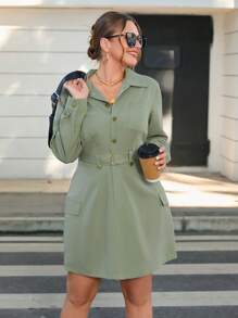 SHEIN Essnce 女性加大號半開衩釦實色修身連衣裙,配有口袋 - 軍綠色 - 查看 1
