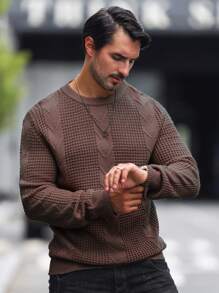 Manfinity Homme Men's Crew Neck Fitted Casual Sweater - Maroon - View 1