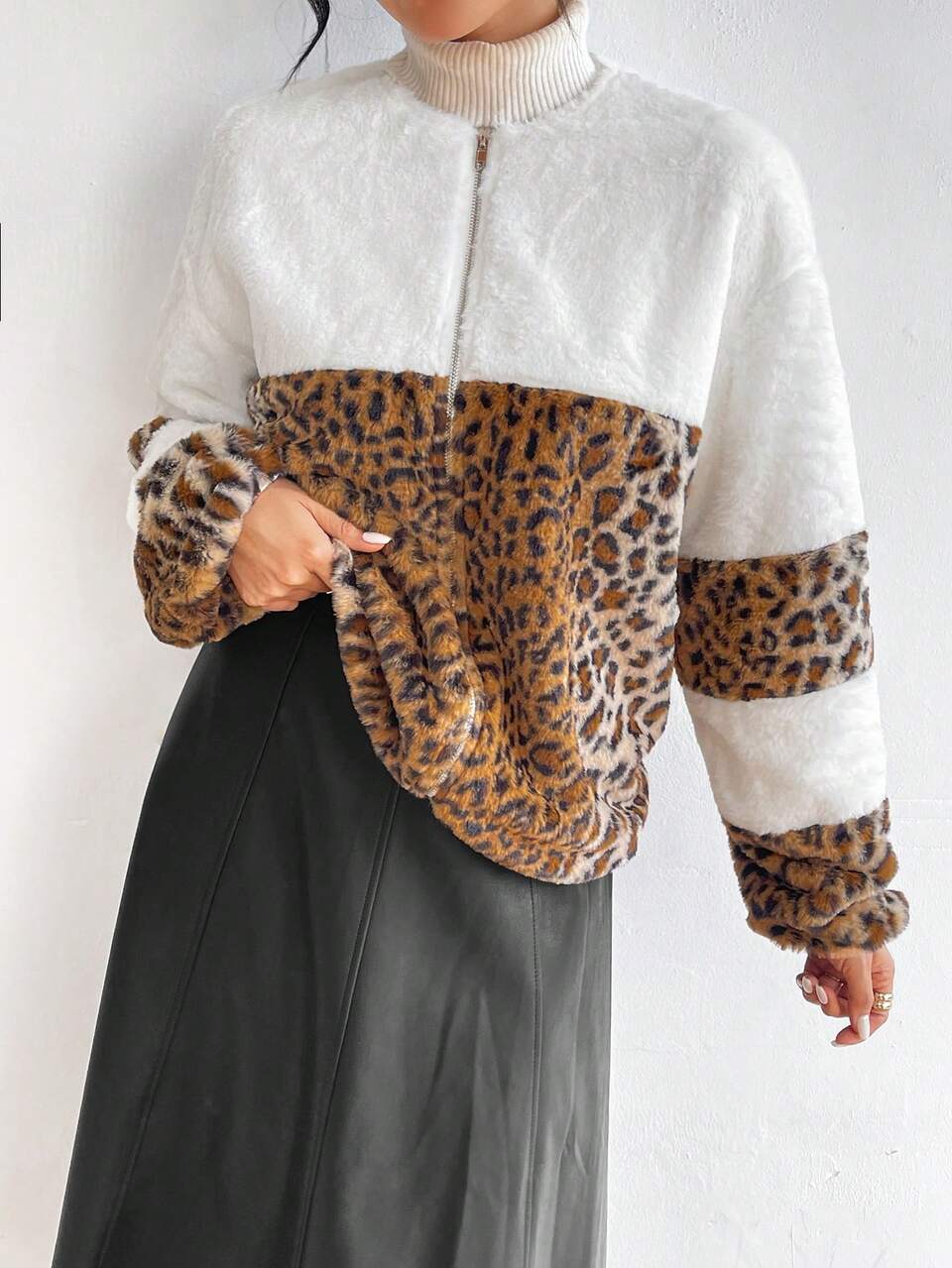 Leopard Pattern Colorblock Drop Shoulder Fuzzy Coat