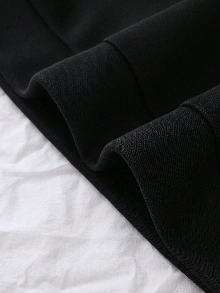 SHEIN LUNE Cartoon Printed Round Neck Casual Sweatshirt - Black - View 4