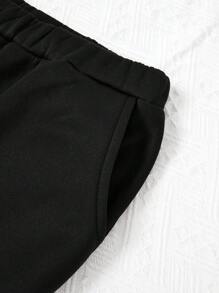 少女休閒簡約肖像圖案長袖連帽衫和長褲套裝,適用於秋冬季節 - 黑色 - 查看 4