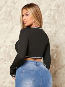 SHEIN SXY 露縫鏤空領口短版 T 卹 - 黑色 - 查看 2