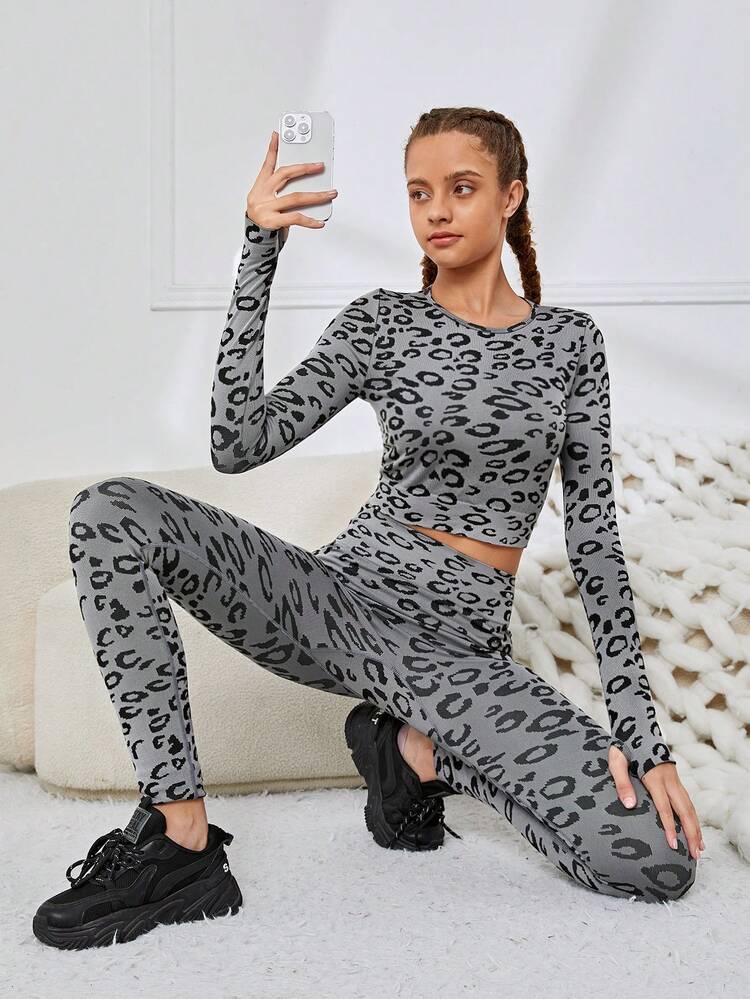 Female Teenagers Seamless Leopard Print Back Hollow T-shirt And Pants Two-piece Set