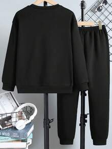 SHEIN Explorewe Con trai Đúng mốt Giải trí Hai chiếc Bộ Với Lá thư A - màu đen - Xem 2