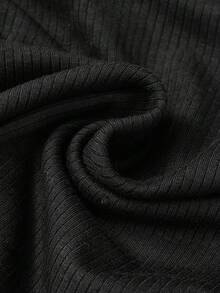 SHEIN MOD 女款修身剪裁,露肩波浪袖t恤,撞色設計 - 黑與白 - 查看 4