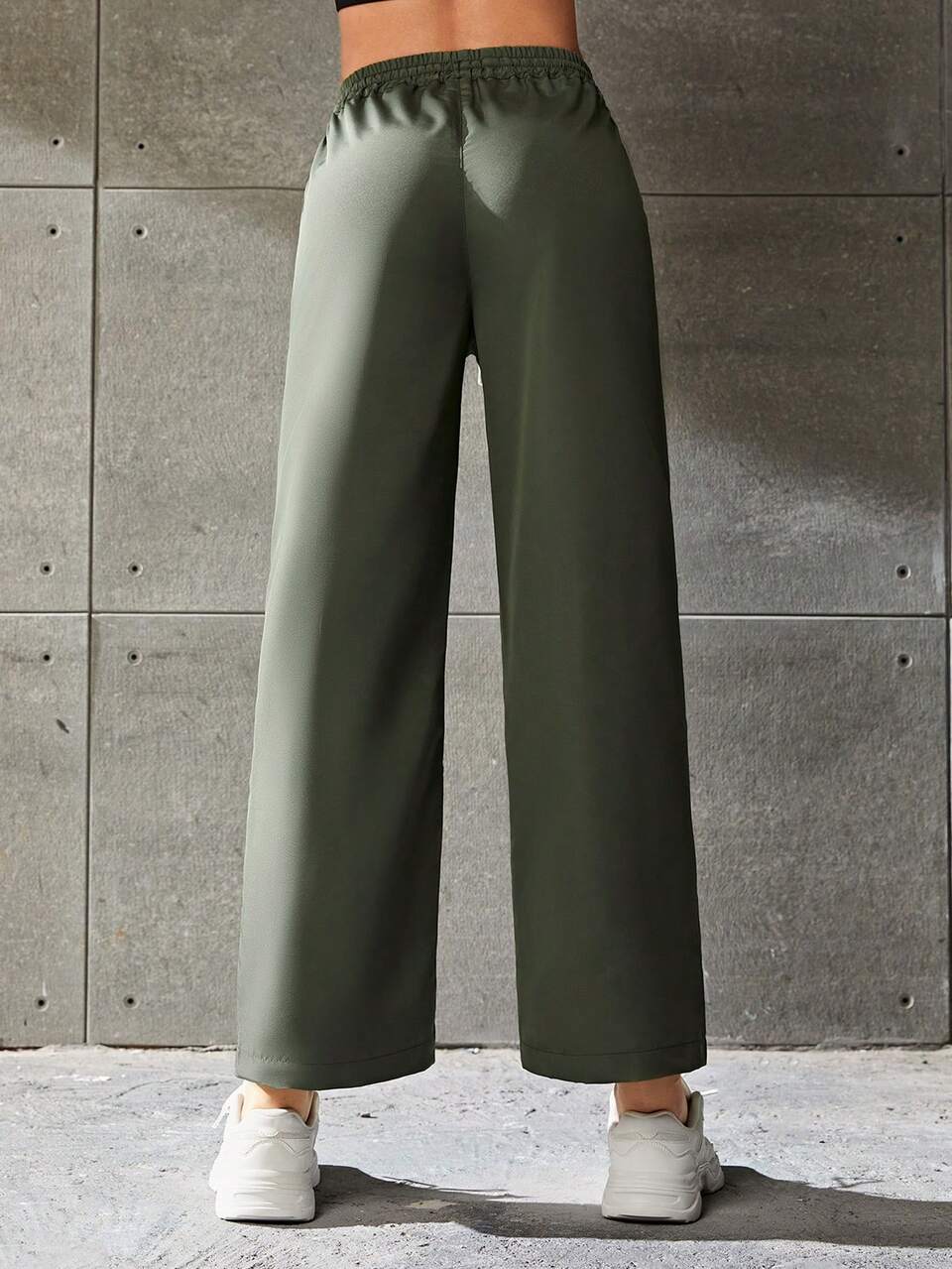 Loose Fit & Cool & Fashionable Khaki Cargo Pants For Teen Girls During Sporting & Outdoor Activities