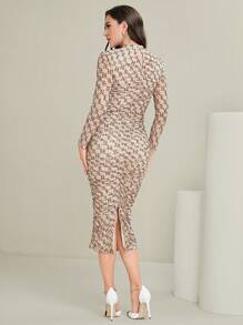 Modelyn 女式扎染印花褶皱交叉后背长款性感紧身连衣裙，花卉印花夏季连衣裙，适合日常生活、通勤、约会和返校，修身低胸垂领吊带连衣裙，透明后背和细肩带，适合夏季，黑色上学 - 卡其色 - 查看 2