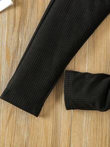 SHEIN 小女孩羊毛格紋襯裡和純色連身褲,時尚休閒2入組 - 紅色 - 查看 7