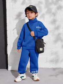 SHEIN 2 件装年轻男孩宽松字母印花高领运动衫和裤子套装，羊毛，加厚 - 藍色 - 查看 5