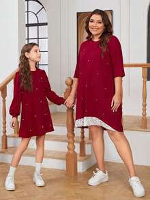 SHEIN 女孩編織純色釘珠鬆身休閒連衣裙,圓領,媽咪和我配套款式(兩件分開售賣) - 紅色 - 查看 3