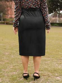 SHEIN Frenchy 女式加大码高腰仿皮前开衩半身裙 - 黑色 - 查看 2